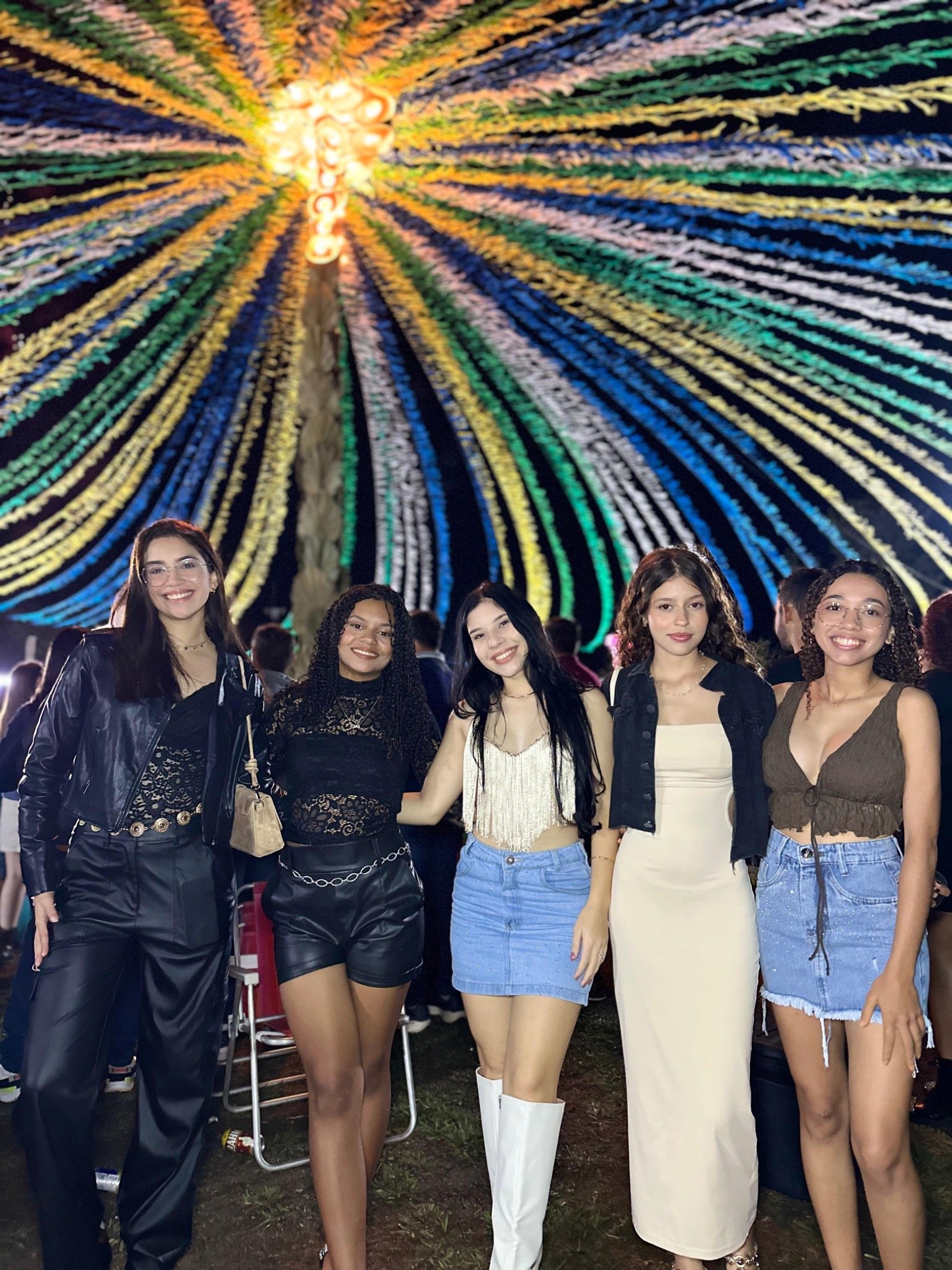 Isabela com amigas em um momento de lazer